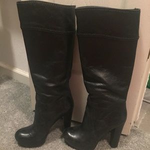 Black knee boots